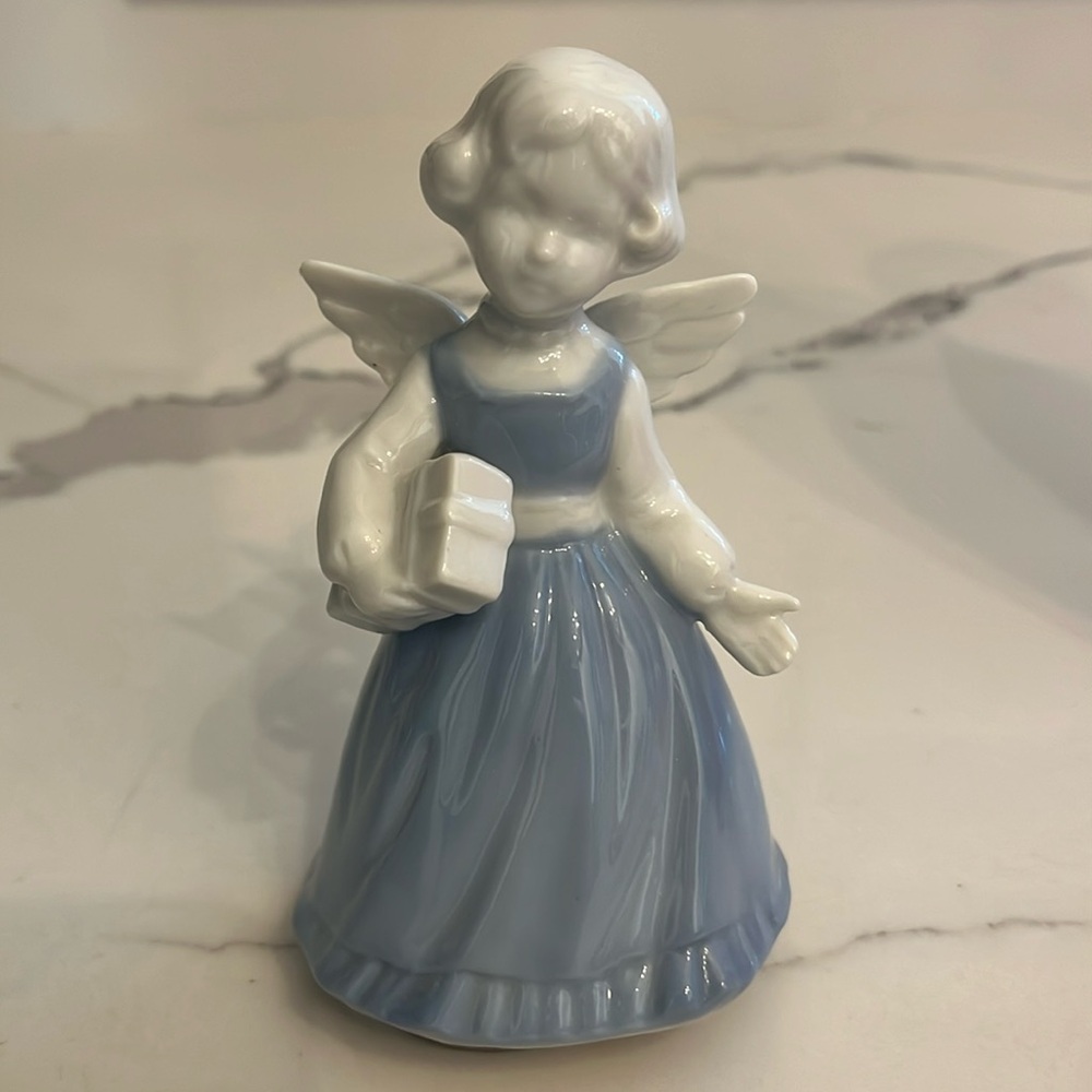 Schmid musical figurine